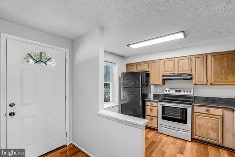 8422 Red Eagle Ct, Lorton, VA 22079 photo 5