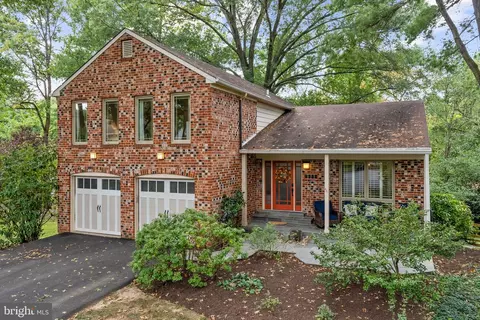 3116 Madison Hill Ct, Alexandria, VA 22310