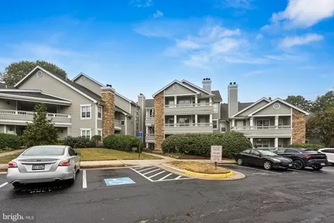13085 Autumn Woods Way #305, Fairfax, VA 22033