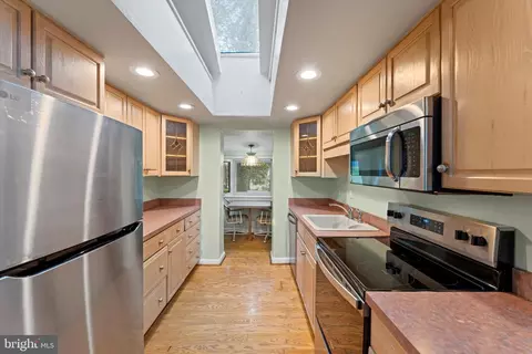 Kitchen - 6636 Ridgeway Dr, Springfield, VA 22150 photo 1 of 2
