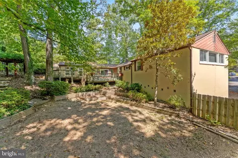 Exterior - 6636 Ridgeway Dr, Springfield, VA 22150 photo 5 of 6