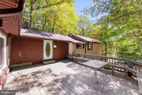 Exterior - 6636 Ridgeway Dr, Springfield, VA 22150 photo 2 of 6