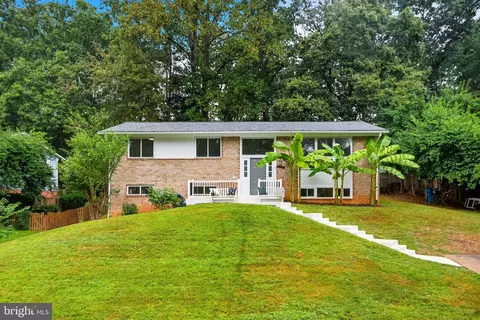 5361 Gainsborough Dr, Fairfax, VA 22032