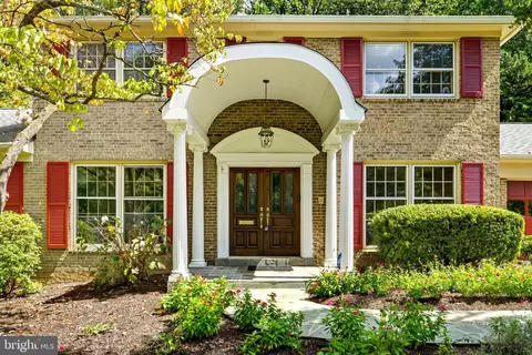 Exterior - 1560 Forest Villa Ln, Mclean, VA 22101 photo 1 of 7