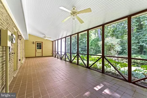 Exterior - 1560 Forest Villa Ln, Mclean, VA 22101 photo 2 of 7