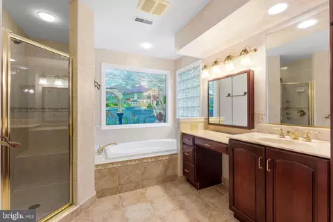 Bath - 1560 Forest Villa Ln, Mclean, VA 22101 photo 1 of 4