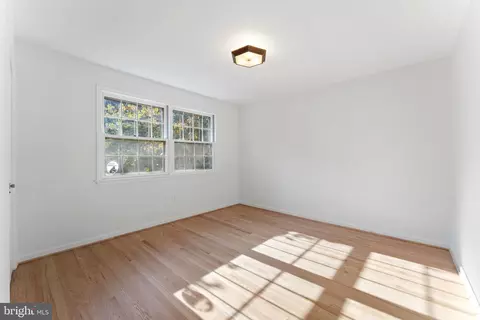 Bedroom - 1560 Forest Villa Ln, Mclean, VA 22101 photo 2 of 5