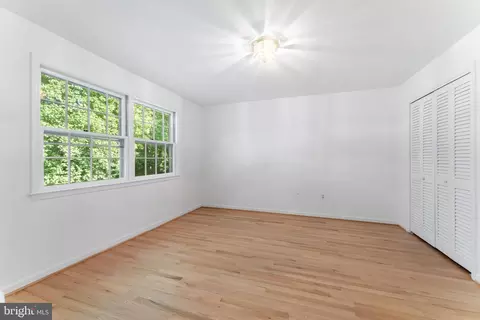 Bedroom - 1560 Forest Villa Ln, Mclean, VA 22101 photo 4 of 5
