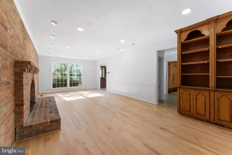 Living - 1560 Forest Villa Ln, Mclean, VA 22101 photo 7 of 9