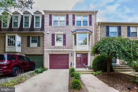 2157 Kings Mill Ct, Falls Church, VA 22043