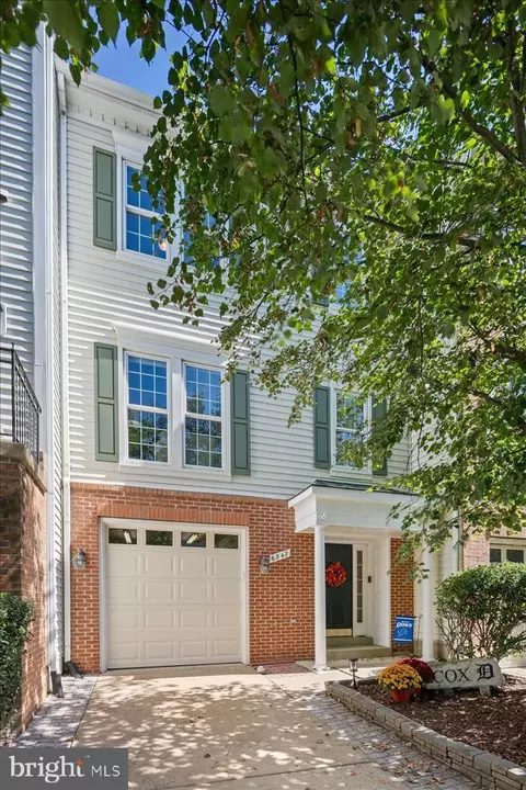 6347 Simmer Cir, Springfield, VA 22150 photo 2