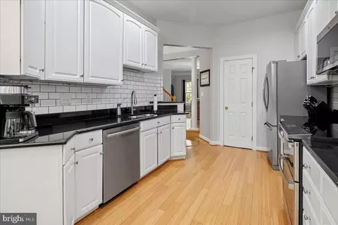 6347 Simmer Cir, Springfield, VA 22150 photo 18