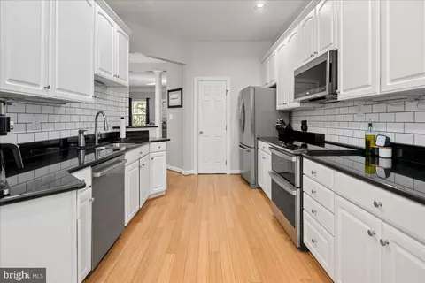 6347 Simmer Cir, Springfield, VA 22150 photo 17