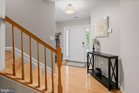 6347 Simmer Cir, Springfield, VA 22150 photo 3