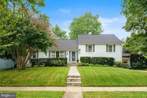 1211 Wake Forest Dr, Alexandria, VA 22307