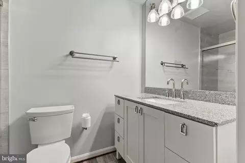Bath - 7753 Northedge Ct, Springfield, VA 22153 photo 1 of 2