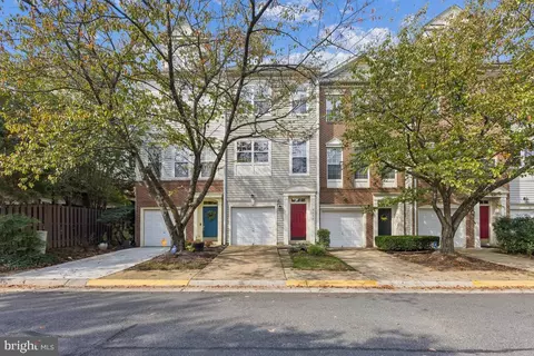 5332 Chieftain Cir, Alexandria, VA 22312