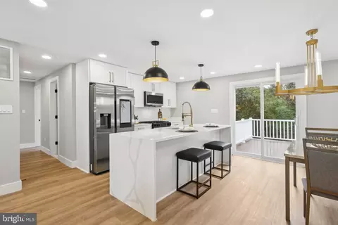 3221 Napper Rd, Alexandria, VA 22306