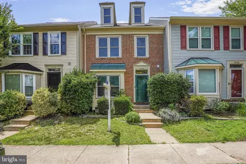 7228 Lensfield Ct, Alexandria, VA 22315