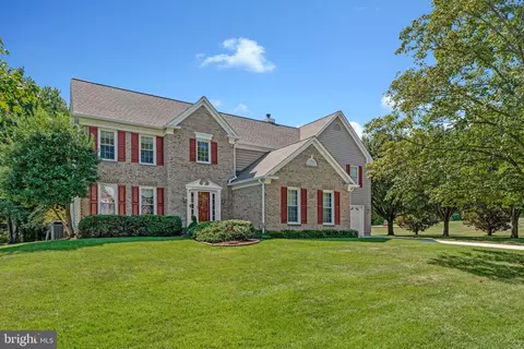 8300 Greentree Manor Ln, Fairfax Station, VA 22039
