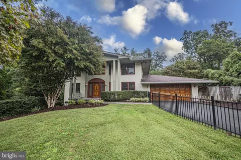 3906 Rive Dr, Alexandria, VA 22309