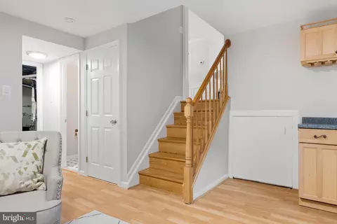 Entry Way - 6613 Holford Ln, Springfield, VA 22152 photo 8 of 9