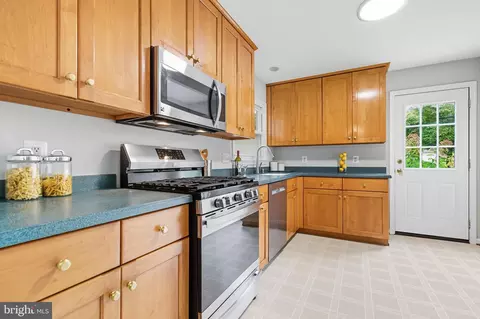 Kitchen - 6613 Holford Ln, Springfield, VA 22152 photo 1 of 3