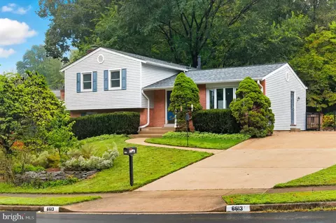 6613 Holford Ln, Springfield, VA 22152