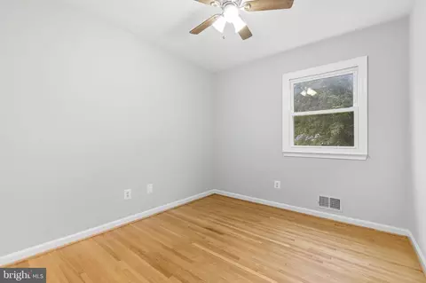 Bedroom - 6613 Holford Ln, Springfield, VA 22152 photo 3 of 9