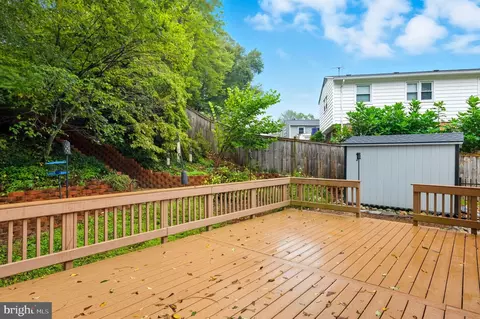 Exterior - 6613 Holford Ln, Springfield, VA 22152 photo 6 of 13