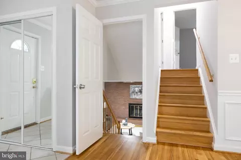 Entry Way - 6613 Holford Ln, Springfield, VA 22152 photo 7 of 9