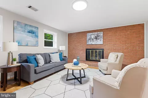 Living - 6613 Holford Ln, Springfield, VA 22152 photo 5 of 5