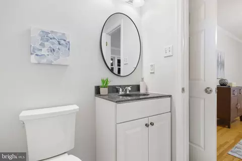 Bath - 6613 Holford Ln, Springfield, VA 22152 photo 3 of 8