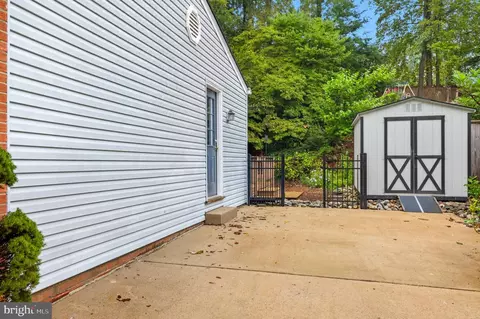 Exterior - 6613 Holford Ln, Springfield, VA 22152 photo 2 of 13
