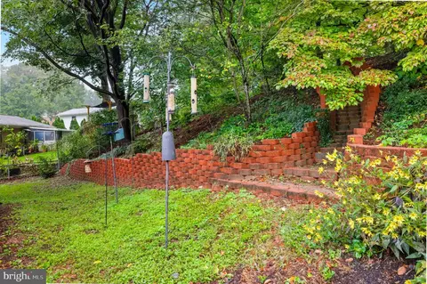 Exterior - 6613 Holford Ln, Springfield, VA 22152 photo 8 of 13