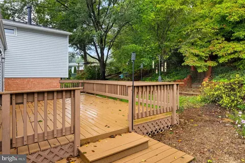 Exterior - 6613 Holford Ln, Springfield, VA 22152 photo 4 of 13
