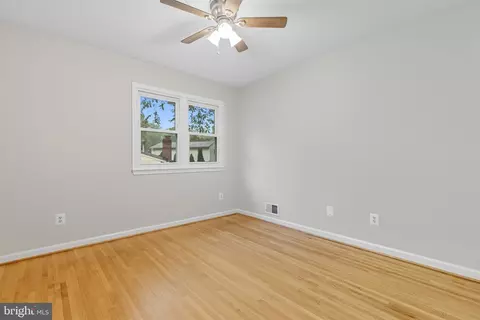 Bedroom - 6613 Holford Ln, Springfield, VA 22152 photo 7 of 9