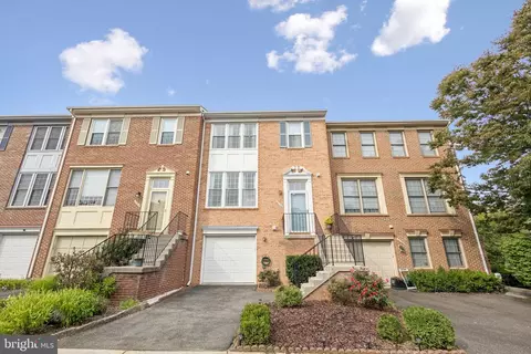 6152 Braeleigh Ln, Alexandria, VA 22315