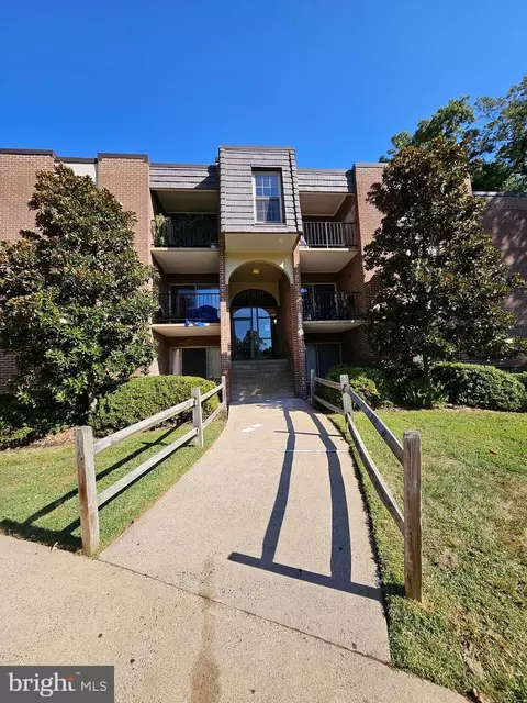 8300 Tobin Rd #23, Annandale, VA 22003