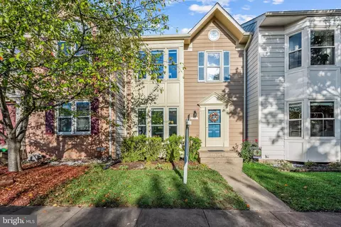 5124 Glen Meadow Dr, Centreville, VA 20120