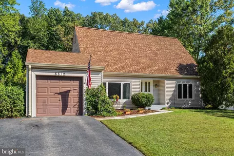 8812 Skyron Pl, Springfield, VA 22153 photo 2