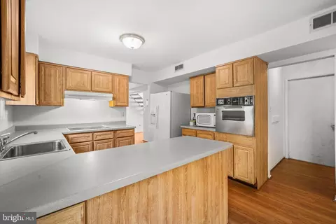 8812 Skyron Pl, Springfield, VA 22153 photo 14