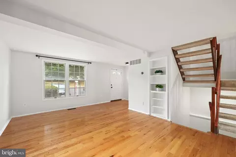 1640 Barnstead Dr, Reston, VA 20194 photo 5