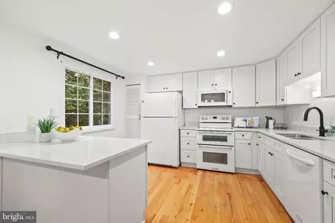 1640 Barnstead Dr, Reston, VA 20194 photo 11