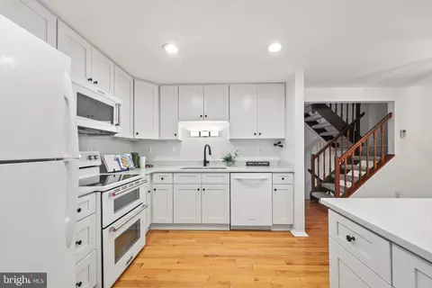 1640 Barnstead Dr, Reston, VA 20194 photo 12