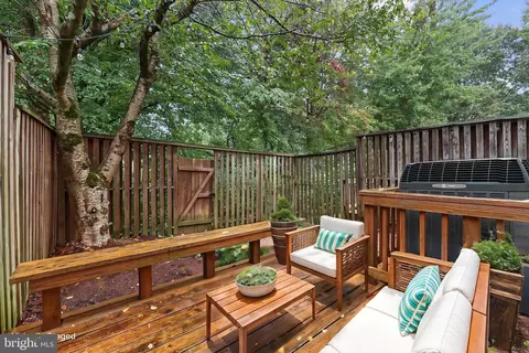 1640 Barnstead Dr, Reston, VA 20194 photo 33