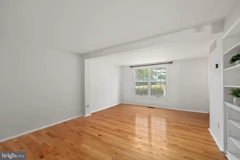 1640 Barnstead Dr, Reston, VA 20194 photo 7