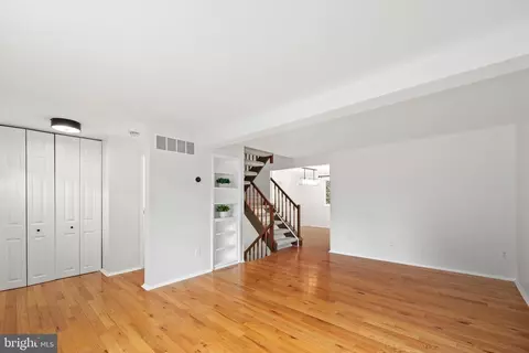1640 Barnstead Dr, Reston, VA 20194 photo 4