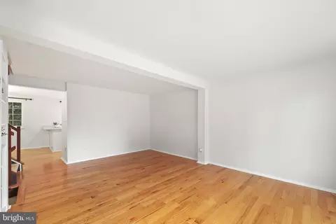 1640 Barnstead Dr, Reston, VA 20194 photo 3