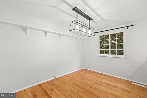 1640 Barnstead Dr, Reston, VA 20194 photo 9
